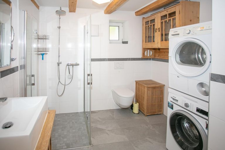 Badezimmer Wohnhaus Ansicht 2