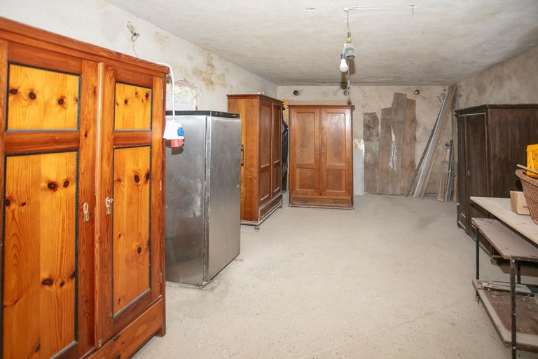 Garage Praxisgebäude innen