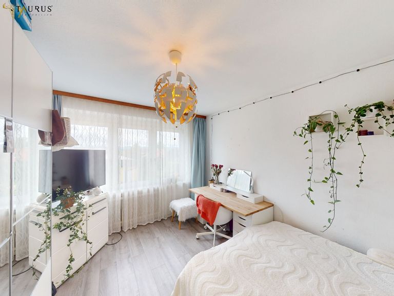Schlafzimmer 1
