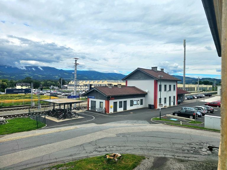 Blick zum Bahnhof