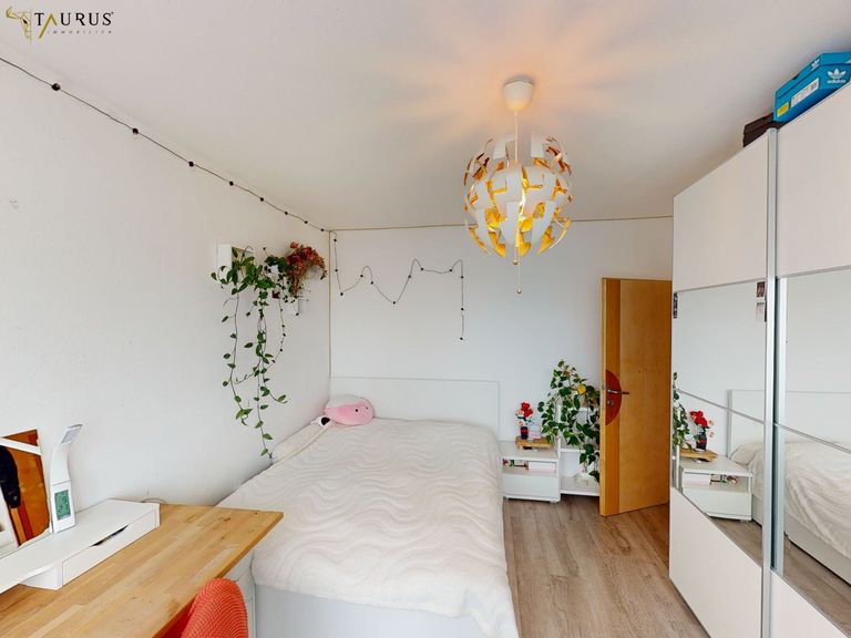 Schlafzimmer 1