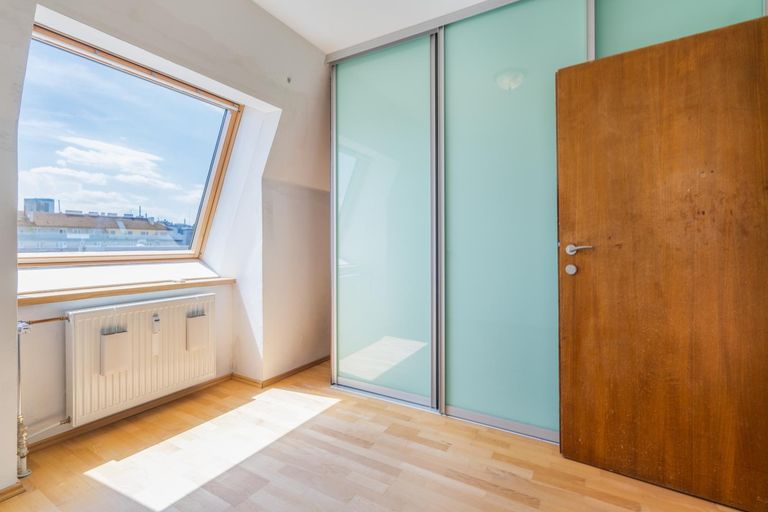 Schlafzimmer mit Einbauschrank