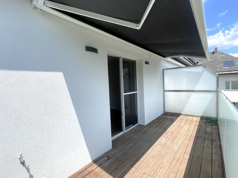 Terrasse mit Markise