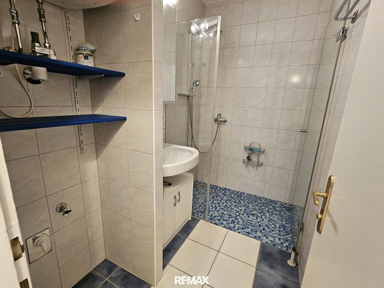 Bad mit Dusche