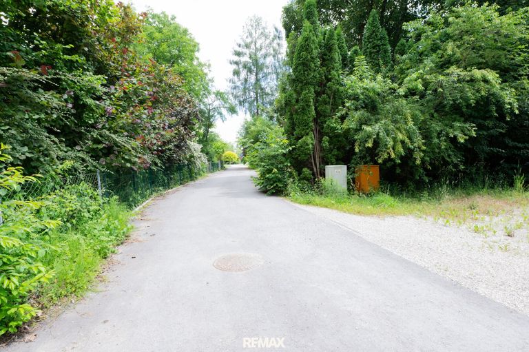 Kanal_Strom und Zufahrt nach RECHTS