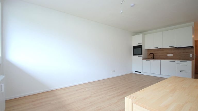 Helles Großzügiges Zimmer mit Küche