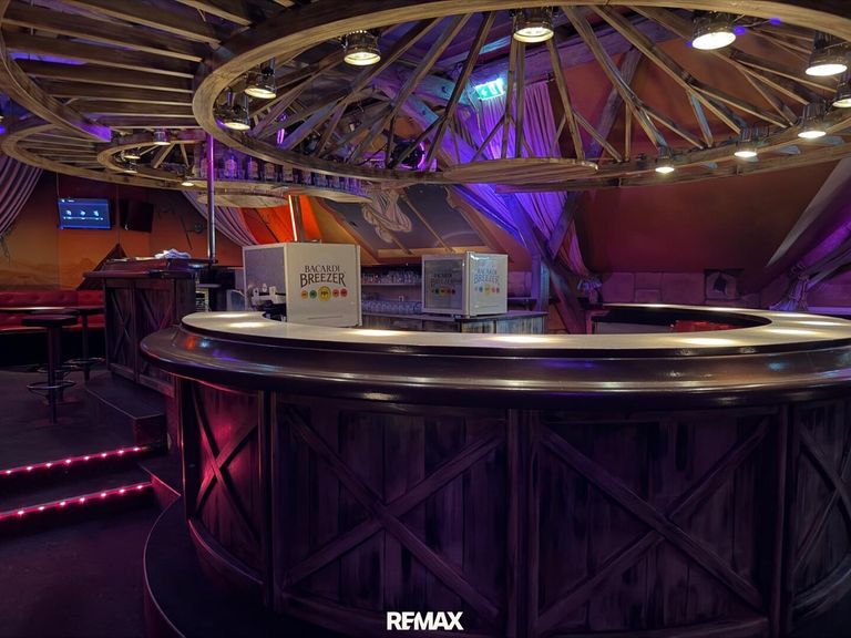 Bar im OG