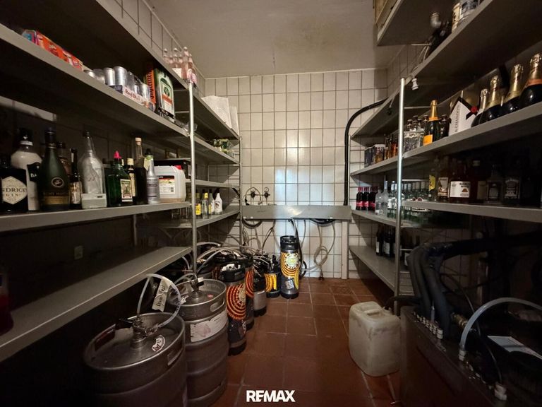 Getränke Lager samt Technik