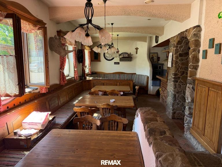 Pizzeria
