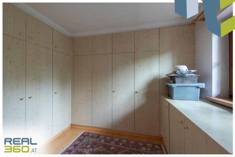 Schrankraum bei Elternschlafzimmer