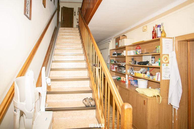 Treppe in den 1. Stock