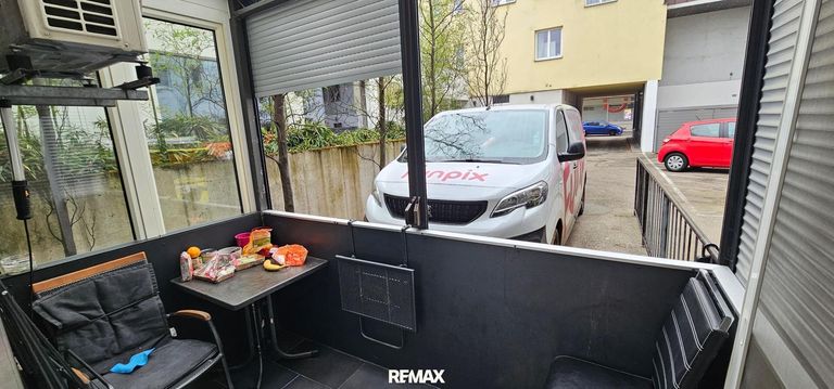 Top 21 Terrasse mit KFZ-Stellplatz