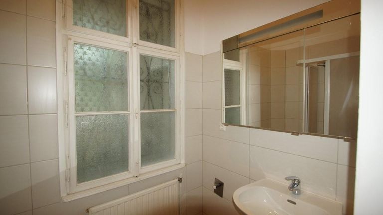 7 Bad mit Dusche WM-Anschluss Praxis 1140