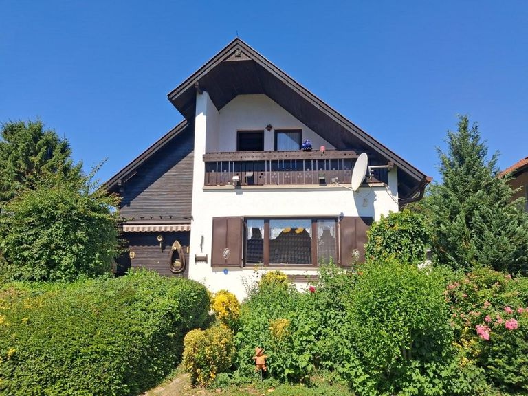 1 Haus mit Garten 1220