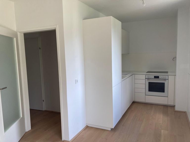 Wohnzimmer zu Küche