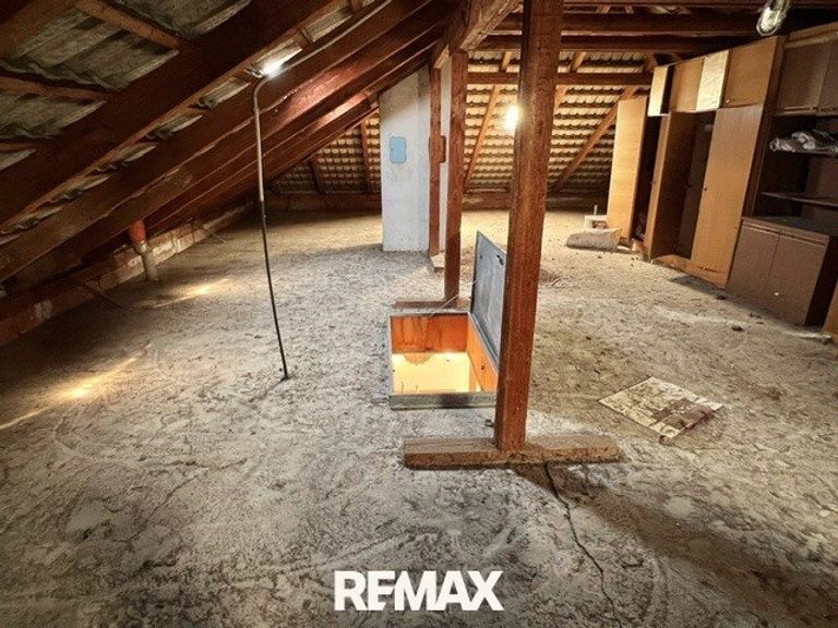 Dachboden-Treppe