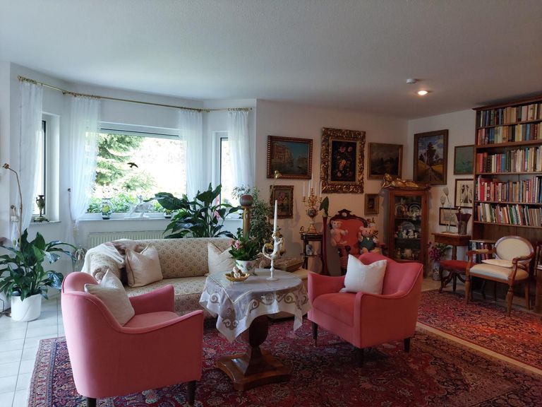 gemütliches Beisammensein im Wohnzimmer