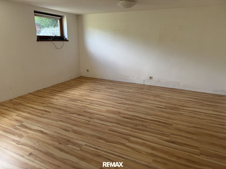 Büro im Keller