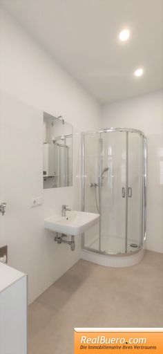 Badezimmer mit Dusche, Handwaschbecken, Waschmaschinenanschluss, Handtuchtrockner