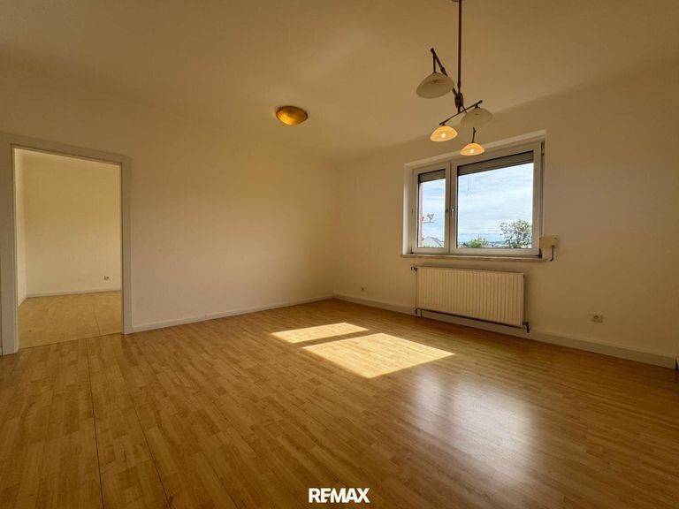 Wohn-/ Esszimmer