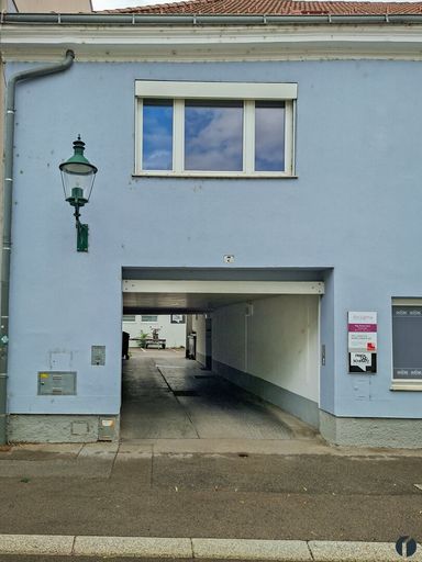 Durchfahrt zum Parkplatz