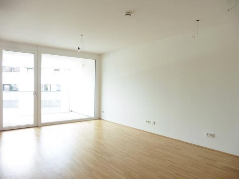 großer, heller Wohnraum