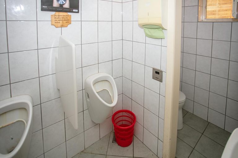 EG-Herren-WC