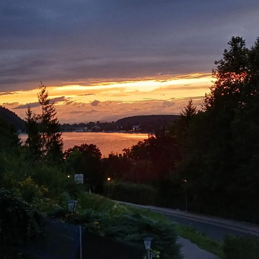 Balkonblick - spektakuläre Sonnenuntergänge
