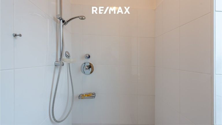 Dusche in der Betriebswohnung