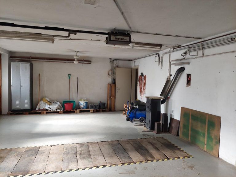 Garage und Werkstatt