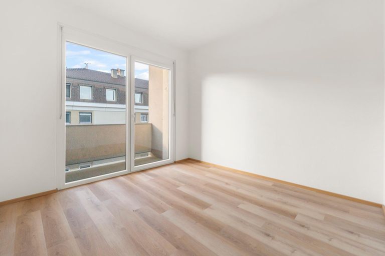 Zimmer mit Blick zur Loggia