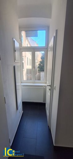 Vorraum mit Zugang zum getrennten WC