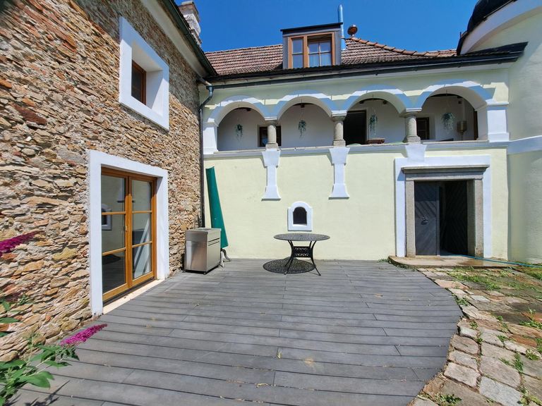 Terrasse mit KÜ