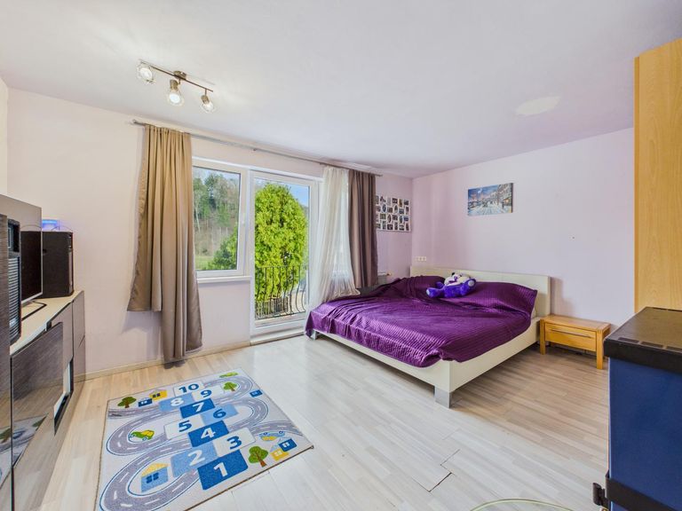 Schlafzimmer 4