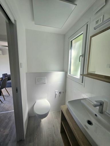 und WC