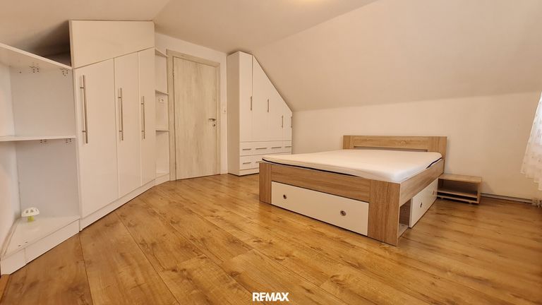 Schlafzimmer OG