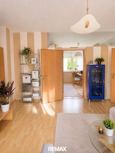Wohnzimmer/ Ansicht Küche