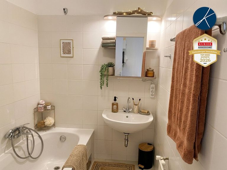 Bad mit Wanne