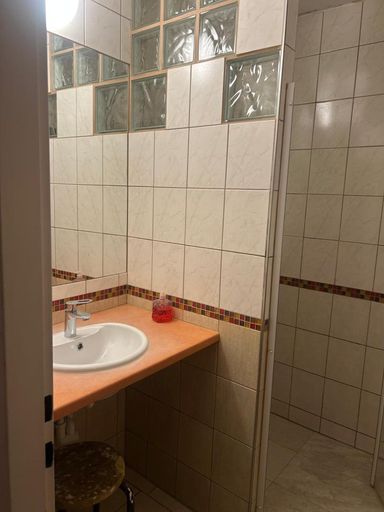 Dusche, Waschbecken, WhatsApp Image 2026-05-27