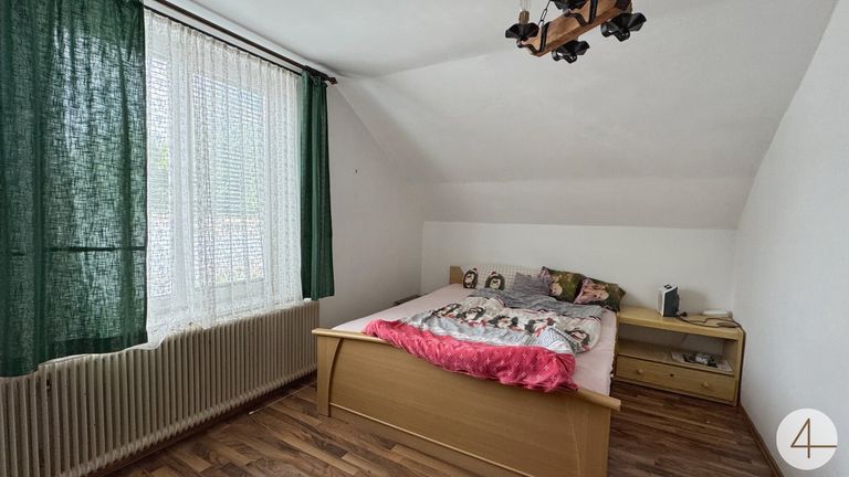 Schlafzimmer DG