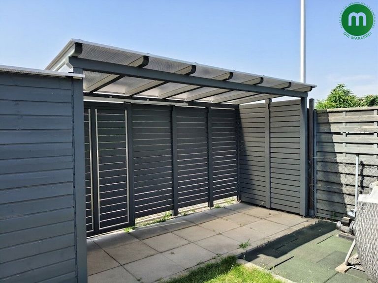 Pergola und direkter Zugang zum Garten