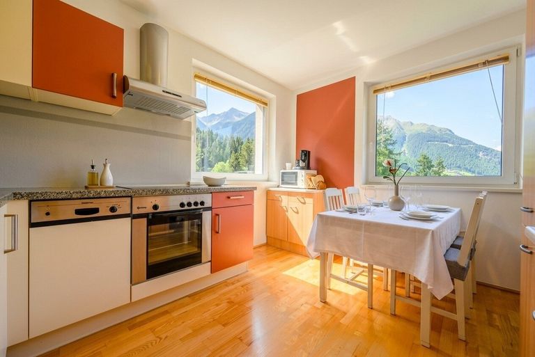 Eisenmann-Immobilien-Wohnung-Sölden-Küche