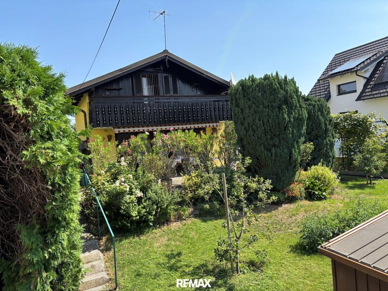 Haus gartenseitig
