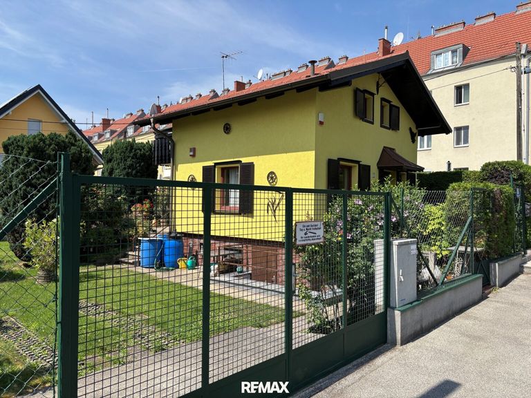 Haus straßenseitig