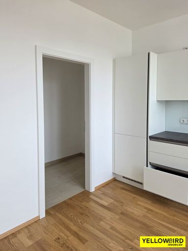 AR neben Küche