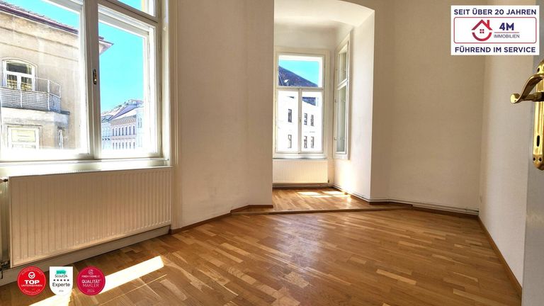Schlafzimmer 1 mit Erker