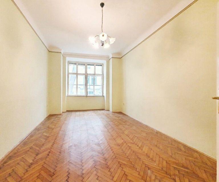 Wohnzimmer (die Möbel wurden optisch entfernt)