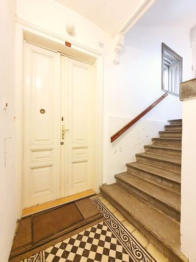 ALTBAU-TÜRE