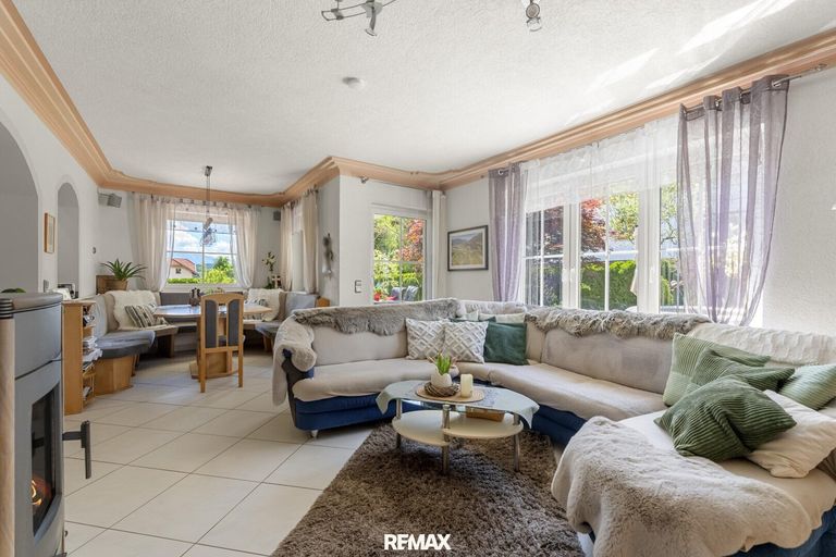 neues Wohnzimmer mit Stil
