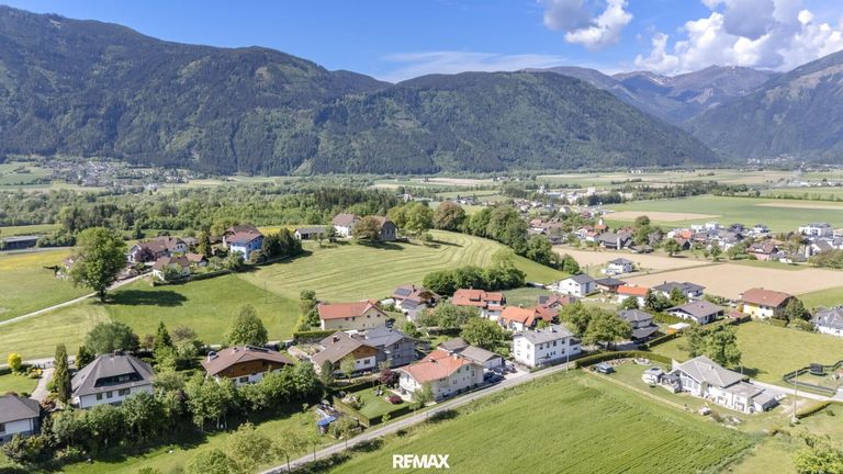 ruhige, sonnige Lage mitten im Lurnfeld